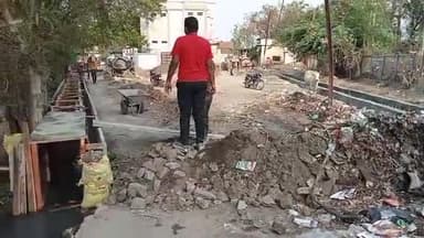 होशंगाबाद नगर: नर्मदा पुरम शहर के पुराने बस स्टैंड पर सड़क और प्लेटफार्म का निर्माण कार्य हुआ शुरू