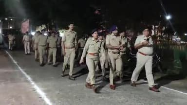 बैतूल नगर: फ्लैग मार्च को लेकर के बैतूल पुलिस अधीक्षक ने दी जानकारी डीजी के निर्देश पर शहर में किया गया फ्लैग मार्च