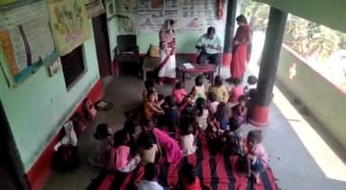 सोनभद्र बंशी सुर्यपुर: बंसी आंगनबाड़ी केंद्र का बीडीओ ने किया औचक निरीक्षण, दिए कई निर्देश