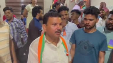 मेरठ: अब्दुल्लापुर के वार्ड 17 में बीजेपी प्रत्याशी के घर पर हिस्ट्रीशीटर ने समर्थकों के साथ मिलकर किया हमला