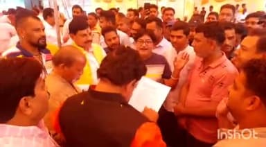 उज्जैन शहर: महाकाल मंदिर के सामने का मार्ग चौड़ीकरण मामले में दुकानदारों ने उच्च शिक्षा मंत्री को ज्ञापन देकर चौड़ीकरण का किया विरोध