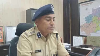 धौलपुर: पुलिस अधीक्षक ने अपने कार्यालय में प्रेस वार्ता कर ब्लाइंड मर्डर का किया खुलासा