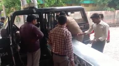 एटा: कंसुरी जूनियर हाई स्कूल के पास बाइक और अज्ञात वाहन में हुई भिड़ंत, एक घायल व्यक्ति को पहुंचाया गया मेडिकल कॉलेज