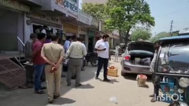 एटा: नकली ऑयल और पार्ट्स बेचने की सूचना पर एटा क्लब के सामने गुप्ता ट्रक पार्ट्स की दुकान पर टीवीएस अधिकारियों ने मारा छापा