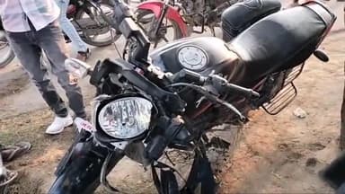 गोंडा: मुजेहना तिराहे के पास सड़क दुघर्टना में घायल युवक की उपचार के दौरान हुई मौत, पत्नी का चल रहा इलाज