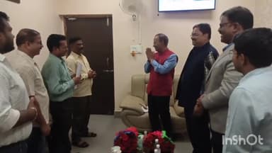 जगदलपुर: नगरनार स्टील प्लांट श्रमिक संगठन ने दन्तेश्वरी एयरपोर्ट में इस्पात मंत्रालय के सचिव से की मुलाकात, सौंपा ज्ञापन