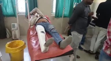 कन्नौज: मानीमाऊ में आगे खड़े ट्रक में घुसी अनियंत्रित बाइक, हादसे में बाइक सवार गंभीर रूप से हुआ घायल