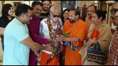 पावकी देवी: तुलसी मानस मंदिर पहुंचे अभिनेता संजय मिश्रा, पूजा-अर्चना कर संतों का लिया आशीर्वाद