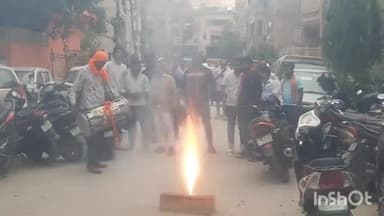 गाज़ियाबाद: गाजियाबाद आम आदमी पार्टी के वरिष्ठ नेता मुकुल गौतम ने ट्वीट कर सत्ताधारी बीजेपी नेता आचार संहिता का उल्लंघन कर रहे हैं