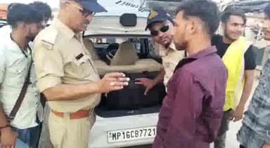 गौरिहार: गोयरा थाना पुलिस ने रामपुर के पुल पर लगाई दोपहिया और चार पहिया की वाहन चेकिंग 10 लोगों के काटे चालान बसूला समन शुल्क