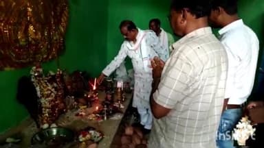 बस्तर: पीठापुर में परब बाजार में शामिल हुए बस्तर विधायक लखेश्वर बघेल