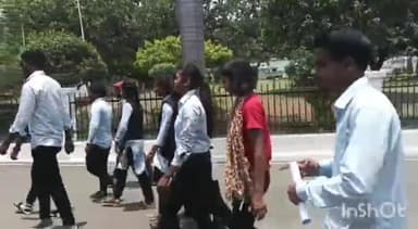 अंबिकापुर: छात्रों को छात्रवृत्ति दिलाने की मांग कर आजाद सेवा संघ ने अपर कलेक्टर एएल ध्रुव को सौपा ज्ञापन