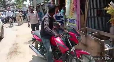 कहरा: महिला थाना गेट पर आज महिला थाना पुलिस ने चलाया सघन वाहन जांच अभियान,सात वाहन चालक का काटा गया चालान