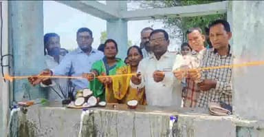 चितरपुर: दोहाकातु में जिला परिषद सदस्य धनेश्वर महतो ने जलमीनार का किया उद्घाटन, कहा- अब घर-घर मिलेगा पानी