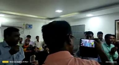 बलरामपुर: जनपद की सर्विलांस सेल/स्वाट टीम द्वारा गुम हुए 255 मोबाइल फोन किए गए बरामद, फोन स्वामियों को सौंपे गए मोबाइल