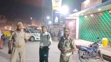 रायबरेली: सारस चौराहा पर ट्रैफिक पुलिस ने कार सवारों पर अभद्रता करने व सरकारी टेबलेट मोबाइल छीनने का लगाया आरोप, घटना CCTV में कैद