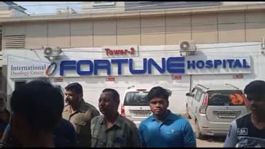 कानपुर: रावतपुर क्षेत्र के एक प्राइवेट अस्पताल में मरीज की हुई मौत,
परिजनों ने गलत इंजेक्शन लगाने का आरोप लगाते हुए किया हंगामा