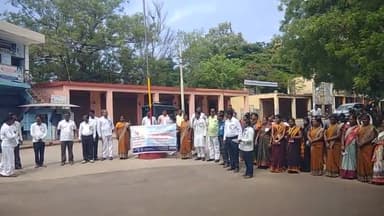 ಮುಂಡರಗಿ: ಪಟ್ಟಣದಲ್ಲಿ ತಾಲ್ಲೂಕು ಆಡಳಿತದಿಂದ ಮತದಾನ ಜಾಗೃತಿ