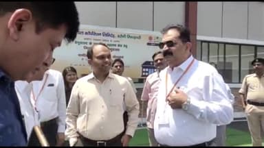 बेगूसराय: बरौनी रिफाइनरी प्रबंधक ने रसियन गेस्ट हाउस में प्राथमिक स्वास्थ्य केंद्र हेतु डीएम रोशन कुशवाह को सौंपे 25 AC