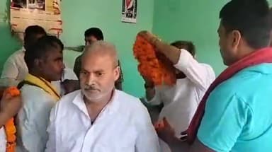 बिहटा: नगर बिहटा गांव में राज्यसभा सांसद विवेक ठाकुर का भाजपा कार्यकर्ताओं ने फूल-मालाओं के साथ किया भव्य स्वागत