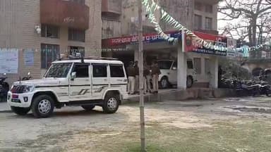 बेतिया: आनंद नगर से 40 लीटर अंग्रेजी शराब के साथ एक शराब कारोबारी गिरफ्तार, मेडिकल जांच के बाद  भेजा गया जेल