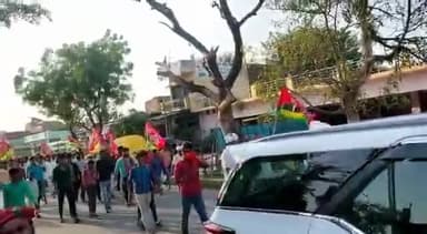 आज समाजवादी पार्टी नगर पंचायत अध्यक्ष प्रत्याशी सईद खान के समर्थन में प्रचार के आखिरी दिन उमडा जन  समर्थक ......🚲🙏❤️