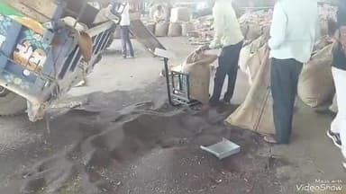 बारां: शहर की फल सब्जी मंडी में सरसों व चना के समर्थन मूल्य खरीद केंद्र पर अव्यवस्थाओं को लेकर किसान महापंचायत पदाधिकारी नाराज