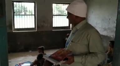 जलालगढ़: प्रखंड शिक्षा पदाधिकारी धनेश्वर प्रसाद ने आदर्श मध्य विद्यालय जलालगढ़ का किया औचक निरीक्षण