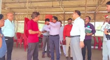 कन्नौज: नगर निकाय चुनाव को लेकर जिला अधिकारी ने मंडी का किया निरीक्षण, संबंधित अधिकारियों को दिए निर्देश