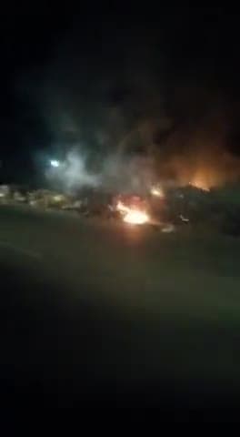 कन्नौज: FFDC के बाहर नगर पालिका द्वारा लगाए गए कूड़े के ढ़ेर में जल रही आग से उठा जहरीला धुआं, वीडियो सोशल मीडिया पर हुआ वायरल