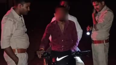 अनूपशहर: कोतवाली अनूपशहर पुलिस ने देर रात चलाया सघन चेकिंग अभियान, 1 दर्जन से अधिक वाहन चालकों के काटे चालन