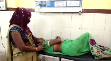 रायबरेली: पूरे दुबे गांव में महिला ने खाया जहरीला पदार्थ, गंभीर हालत के चलते ज़िला अस्पताल में कराया गया भर्ती