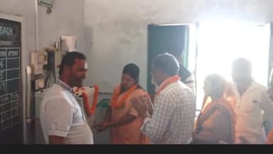 कटकमदाग: प्रखंड शिक्षा प्रसार पदाधिकारी ने उत्क्रमित मध्य विद्यालय नावाडीह का किया निरीक्षण, किचन बागवानी की करी प्रशंसा