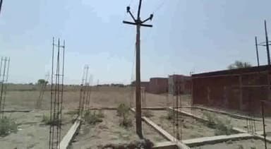 गौरिहार: गौरिहार में शिकायत के बाद भी प्लॉट से नहीं हटा बिजली का खंबा,व्यक्ति ने विद्युत कर्मचारियों पर लगाया पैसे मांगने का आरोप