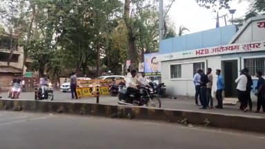 हज़ारीबाग: डिस्ट्रिक्ट बोर्ड के समीप ट्रैफिक थाना प्रभारी ने चलाया वाहन चेकिंग अभियान, काटे गए चालान