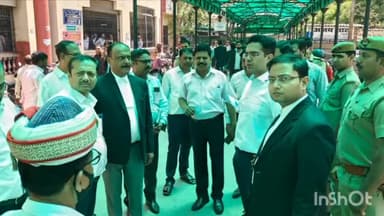 आगरा: एमजी रोड स्थित आगरा न्यायालय का गंगाजल पाइप लाइन डालने के लिए जिला जल विवेक संगल और डीएम नवनीत चहल ने किया निरीक्षण।