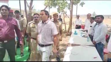 रॉबर्ट्सगंज: लोढ़ी पॉलिटेक्निक कॉलेज में दूसरे चरण के मतदान के लिए पोलिंग पार्टियां हुई रवाना