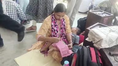 रामनगर: तहसील परिसर से निकाय चुनाव के लिए रवाना हुई 17 पोलिंग टीमें