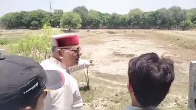 वाराणसी के विद्यापीठ ब्लॉक में मत्स्य विभाग द्वारा किसानों को मछली पालन के लिए किया गया प्रशिक्षित