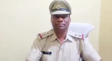 बरवाला: कोट गांव के नजदीक सार्वजनिक स्थान पर हंगामा करने के मामले में रामगढ़ पुलिस चौकी की टीम ने तीन युवकों को किया गिरफ्तार