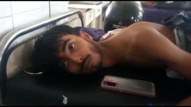 हज़ारीबाग: निर्मल महतो पार्क में प्रेमिका की बर्थडे पार्टी मानने के दौरान दो पक्ष आपस में भिड़े, चाकूबाजी में 2 लोग हुए घायल