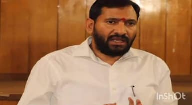 देहरादून: परेड ग्राउंड में UKD ने निजी आउटसोर्सिंग कंपनियों के जरिए विभागों में की जाने वाली नियुक्तियों का किया विरोध