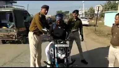 बेन: बेन थाने के समीप चलाया गया वाहन चेकिंग अभियान, दो बाइक चालकों से वसूला गया ₹2000 का जुर्माना