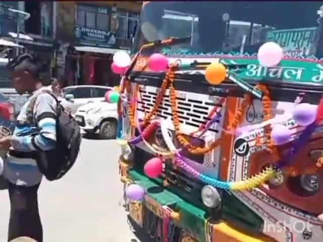 बगस्याड: अतिरिक्त बस सेवा के रूप में चुराग से काहणो-प्रानन बस सेवा शुरू, कांग्रेस नेता महेश राज ने हरी झंडी दिखाकर किया रवाना