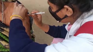 बेमेतरा: जिले में 90 फ़ीसदी लोगों को लगाया जा चुका है कोविड-19 वैक्सीन का प्रथम डोज, स्वास्थ्य विभाग ने दी जानकारी