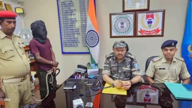 कांके: रांची के सिल्ली थाना क्षेत्र में एक व्यक्ति की हुई हत्या के आरोपी को किया गया गिरफ्तार।