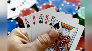 పెదపారుపూడి: చినపారుపూడి గ్రామంలో 11 మంది జూదరుల అరెస్ట్