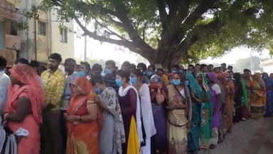 दातागंज: नगर में आज सुबह7 बजे से मतदान शुरू,25 हजार जनता नo पाo में अध्यक्ष पद  का फैसला।