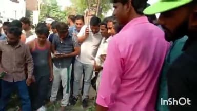 एटा: कस्बा पिलुआ में बाइक सवार को बचाने के चलते स्कॉर्पियो कार कबाड़ी की दुकान में घुसी, 4 लोगों की मौत व 2 की हालत नाजुक