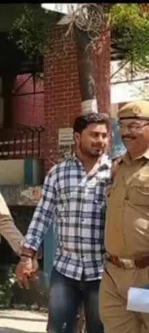 कानपुर: निकाय चुनाव के दूसरे चरण के मतदान में काकादेव के प्रभात पब्लिक स्कूल में पकड़ा गया एजेंट